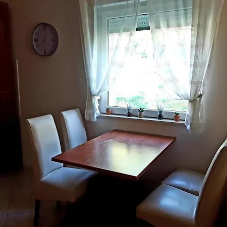 Ana Apartment